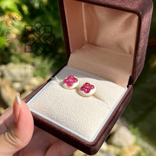 ต่างหูพลอยแท้สีชมพู ดีไซน์ดอกไม้ 4 กลีบ Genuine Pink Gemstone Floral Stud Earrings – Four-Petal Design