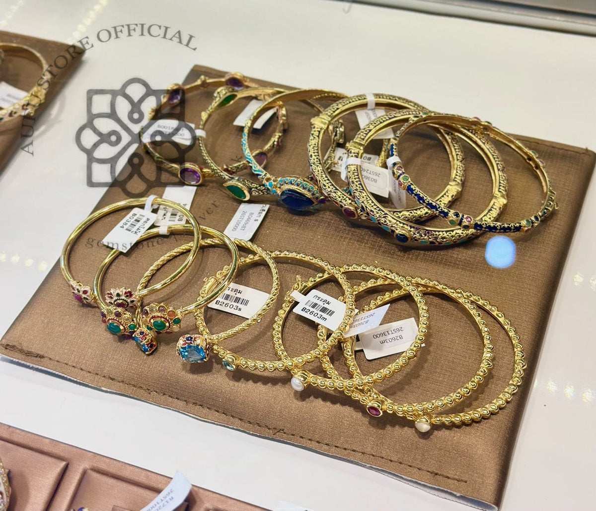 กำไลข้อมือ bangle