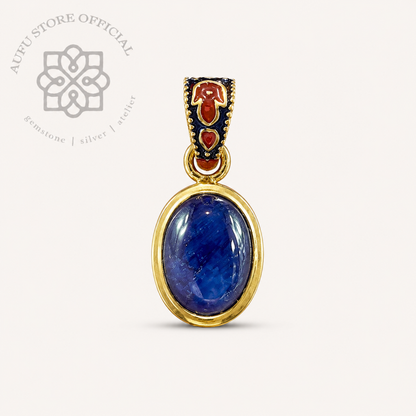 SAPPHIRA NOCTURNE — Genuine Sapphire Cabochon Ornamental Pendant แซฟไฟรา น็อกเทิร์น จี้ไพลินแท้หลังเบี้ย ดีไซน์ Ornamental