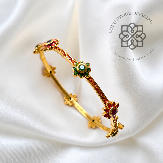 RATANA BLOSSOM — Ornamental Floral Gemstone Bangle Bracelet รัตนบุปผา  กำไลข้อมือลายดอกไม้ประดับพลอย