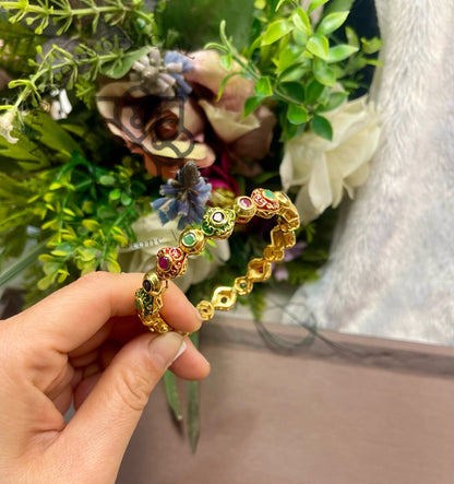 กำไลพลอยแท้หลากสี ดีไซน์ลวดลายวินเทจ Genuine Multi-Gemstone Vintage Ornamental Bracelet