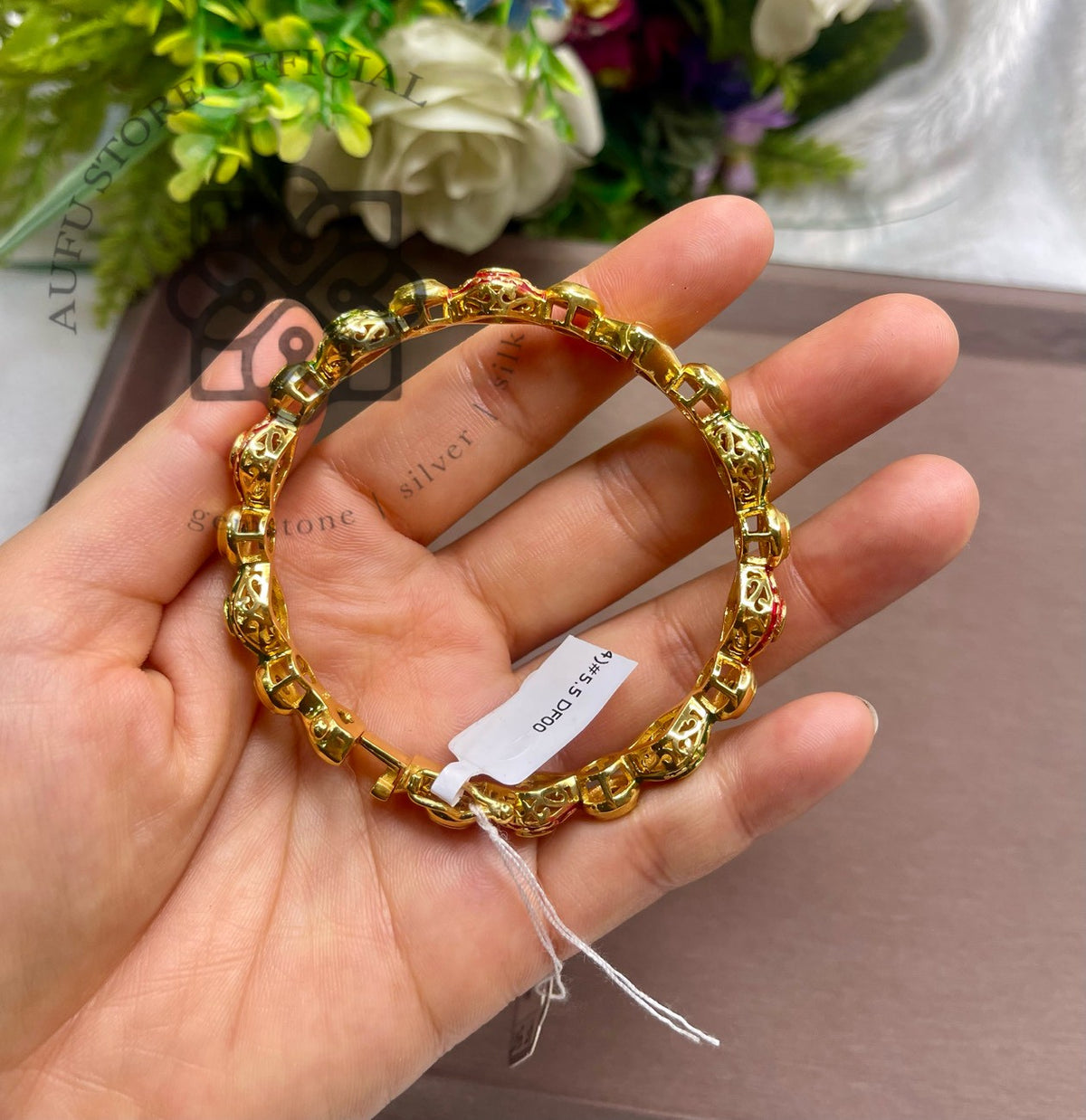 กำไลพลอยแท้หลากสี ดีไซน์ลวดลายวินเทจ Genuine Multi-Gemstone Vintage Ornamental Bracelet