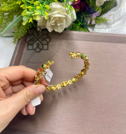 กำไลพลอยแท้หลากสี ดีไซน์ลวดลายวินเทจ Genuine Multi-Gemstone Vintage Ornamental Bracelet