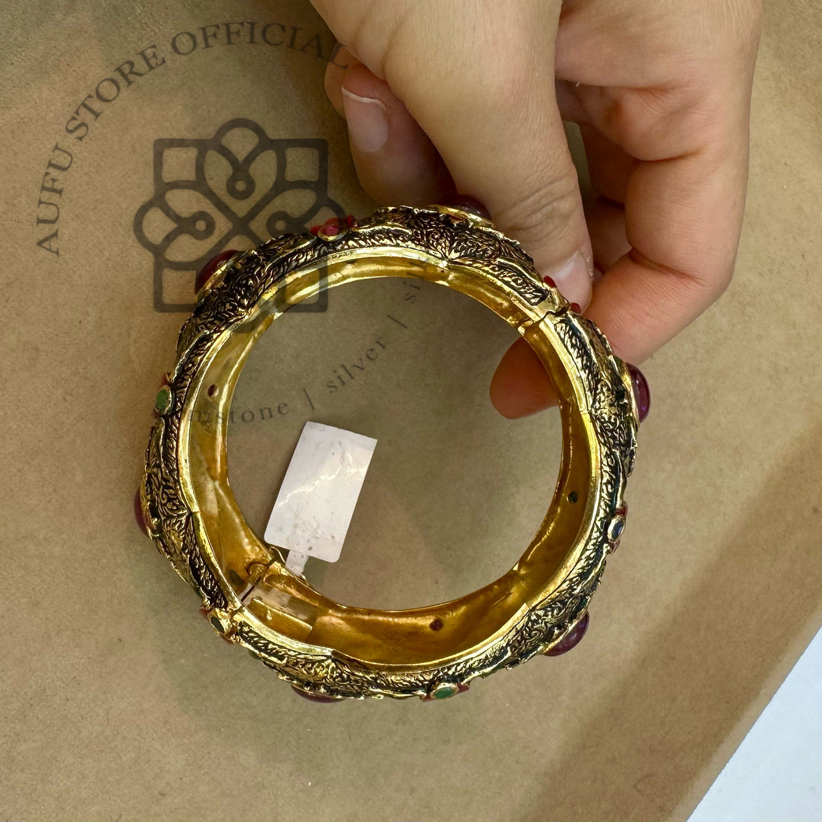 กำไลข้อมือทับทิมแท้ ดีไซน์ดอกไม้วินเทจลวดลายวิจิตร Genuine Ruby Ornamental Statement Bracelet – Vintage Floral Design