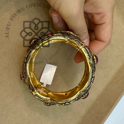 กำไลข้อมือทับทิมแท้ ดีไซน์ดอกไม้วินเทจลวดลายวิจิตร Genuine Ruby Ornamental Statement Bracelet – Vintage Floral Design