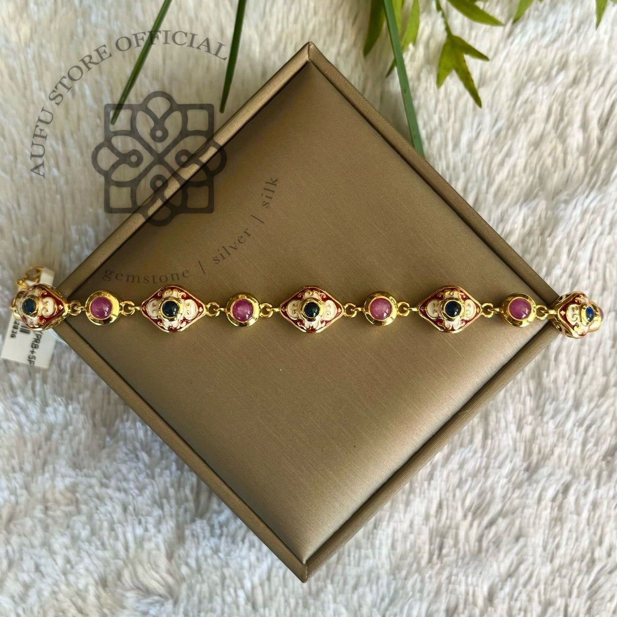 สร้อยข้อมือพลอยแท้หลากสี ดีไซน์ลวดลายวินเทจ Genuine Multi-Gemstone Link Bracelet – Vintage Ornamental Design