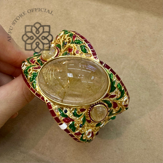 กำไลข้อมือไหมทองแท้ ดีไซน์พฤกษาลวดลายวิจิตร Genuine Golden Rutilated Quartz Statement Bracelet – Ornamental Botanical Design