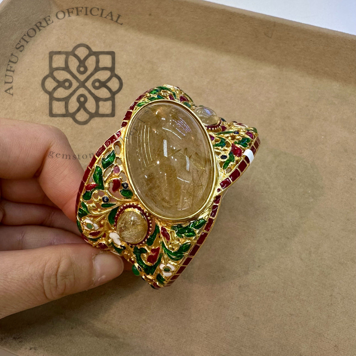 กำไลข้อมือไหมทองแท้ ดีไซน์พฤกษาลวดลายวิจิตร Genuine Golden Rutilated Quartz Statement Bracelet – Ornamental Botanical Design
