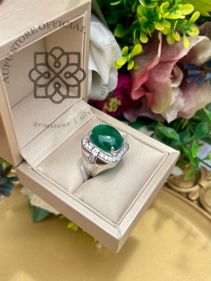 แหวนพลอยมรกตสีเขียวทรงรี Green Gemstone Oval Halo Ring