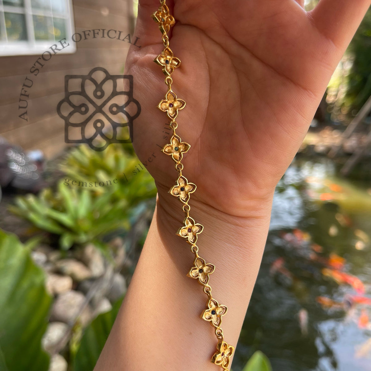 สร้อยข้อมือพลอยแท้หลากสี ลายดอกไม้ ดีไซน์วินเทจ Genuine Multi-Gemstone Floral Link Bracelet – Vintage-Inspired Design