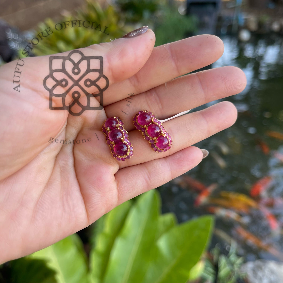 ต่างหูทับทิมแท้ดีไซน์คลัสเตอร์ ประดับทับทิมหลังเบี้ย Genuine Ruby Cluster Stud Earrings with Cabochon Stones