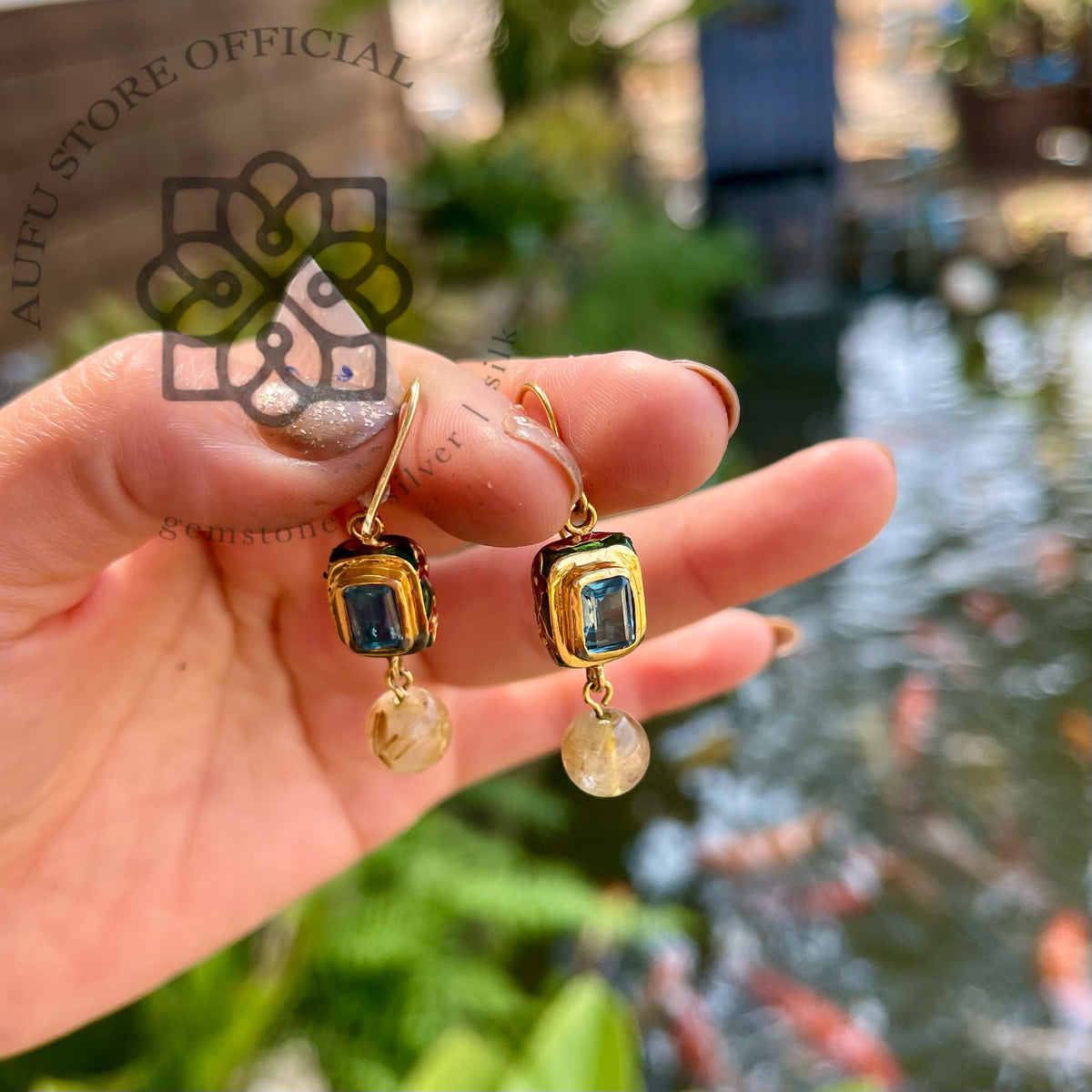 ต่างหูบลูโทพาสแท้ แบบห้อย ประดับพลอยโทนทอง Genuine Blue Topaz Drop Earrings with Golden-Tone Gemstone Drops