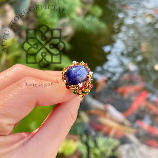 แหวนไพลินแท้ทรงหลังเบี้ย ดีไซน์พฤกษาวินเทจ Genuine Sapphire Cabochon Statement Ring – Botanical Vintage Design