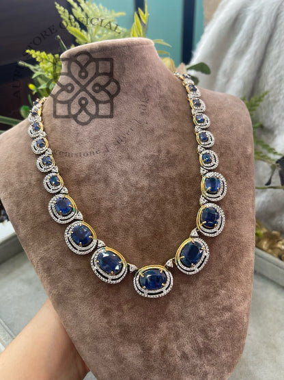 SAPPHIRE CELESTIA Necklace แซฟไฟร์ เซเลสเทีย — สร้อยคอไพลินเจียระไน ล้อมพลอยขาว ดีไซน์หรู