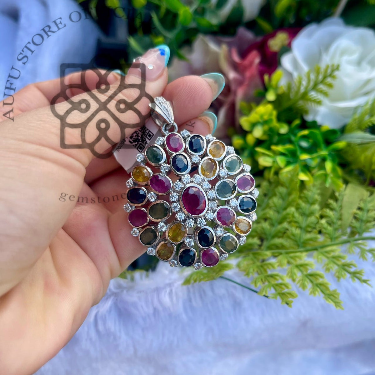 CELESTIAL MOSAIC — Multicolor Gemstone Cluster Statement Pendant จี้พลอยหลากสี ดีไซน์วงกลม Cluster Statement