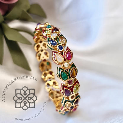 NAVARATNA PETALIA — Genuine Navaratna Floral Gemstone Bangle นพรัตนพฤกษา กำไลพลอยนพเก้าแท้ ดีไซน์พฤกษา