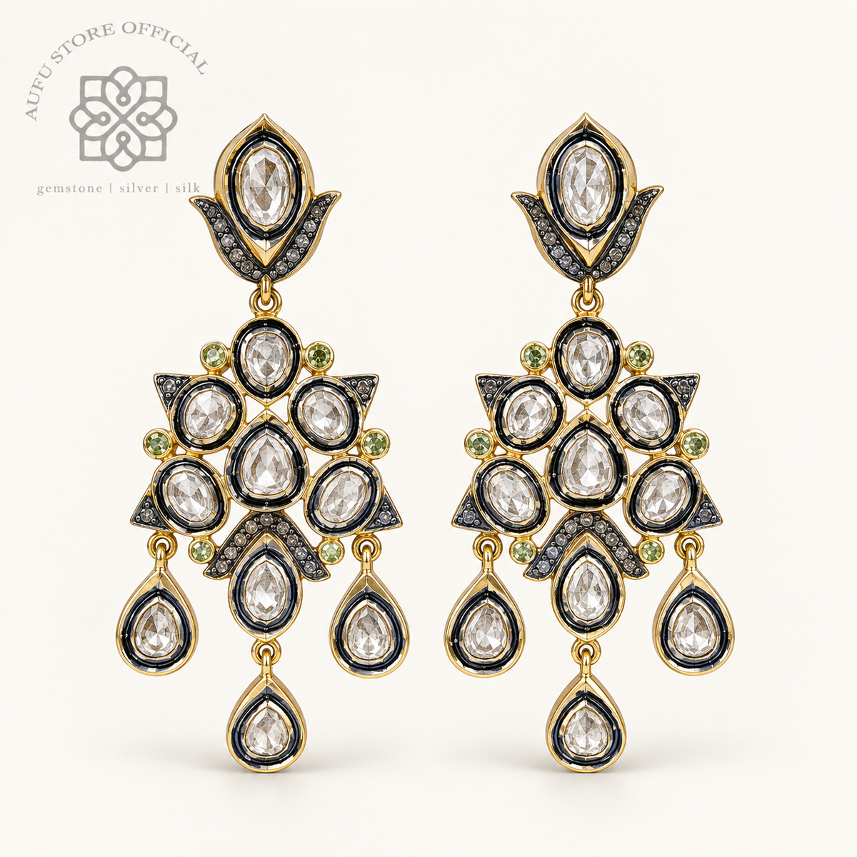 DIAMOND LOTUS NOIR ไดมอนด์ โลตัส นัวร์ — ต่างหูเพชรซีก ดีไซน์ Heritage แบบห้อยประดับ