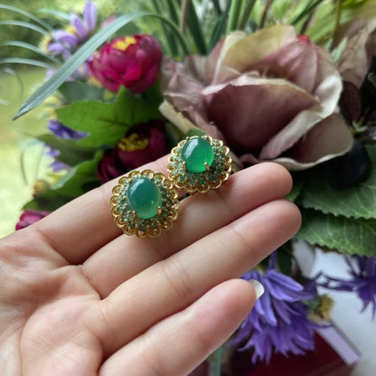 VANA AURELIA — Genuine Green Agate Floral Halo Stud Earrings วนา ออเรเลีย ต่างหูโมราเขียวแท้ดีไซน์ Floral Halo
