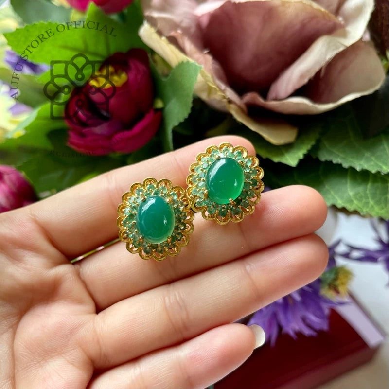 VANA AURELIA — Genuine Green Agate Floral Halo Stud Earrings วนา ออเรเลีย ต่างหูโมราเขียวแท้ดีไซน์ Floral Halo
