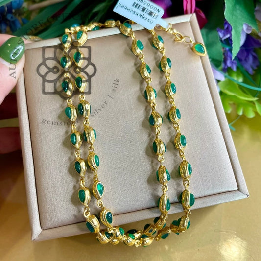 VANA LINEA — Genuine Green Agate Teardrop Station Necklace วนา ลิเนีย สร้อยคอโมราเขียวแท้ทรงหยดน้ำ