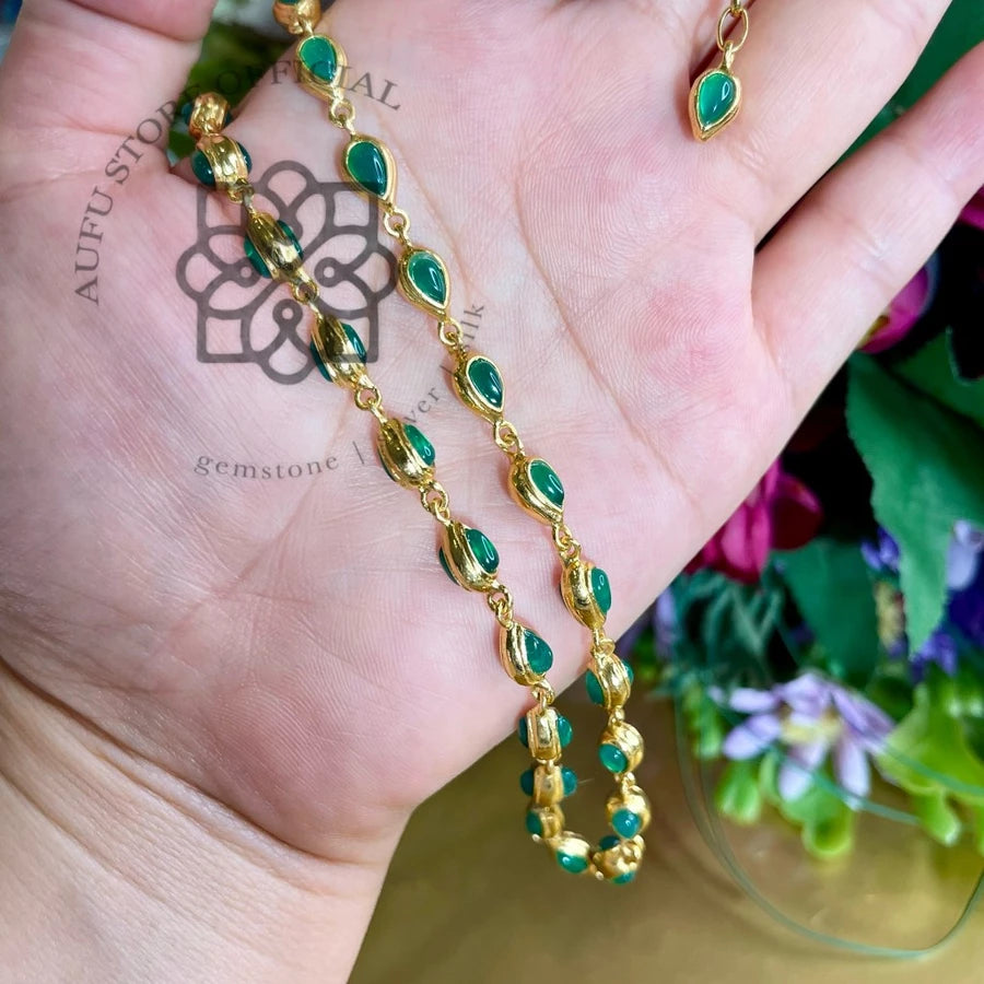 VANA LINEA — Genuine Green Agate Teardrop Station Necklace วนา ลิเนีย สร้อยคอโมราเขียวแท้ทรงหยดน้ำ