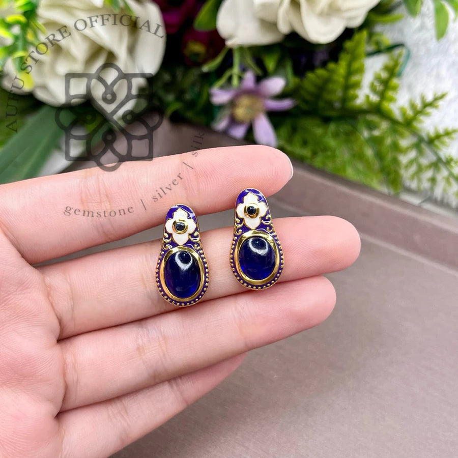 NILA LOTUS — Genuine Sapphire Cabochon Statement Earrings นิลโลตัส  ต่างหูไพลินแท้ทรงรีหลังเบี้ย
