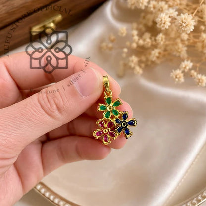 TRINITY BLOOM — Genuine Multi-Gemstone Three-Flower Pendant ทรินิตี้ บลูม จี้พลอยแท้สามสี ดีไซน์ดอกไม้ 3 ดอก